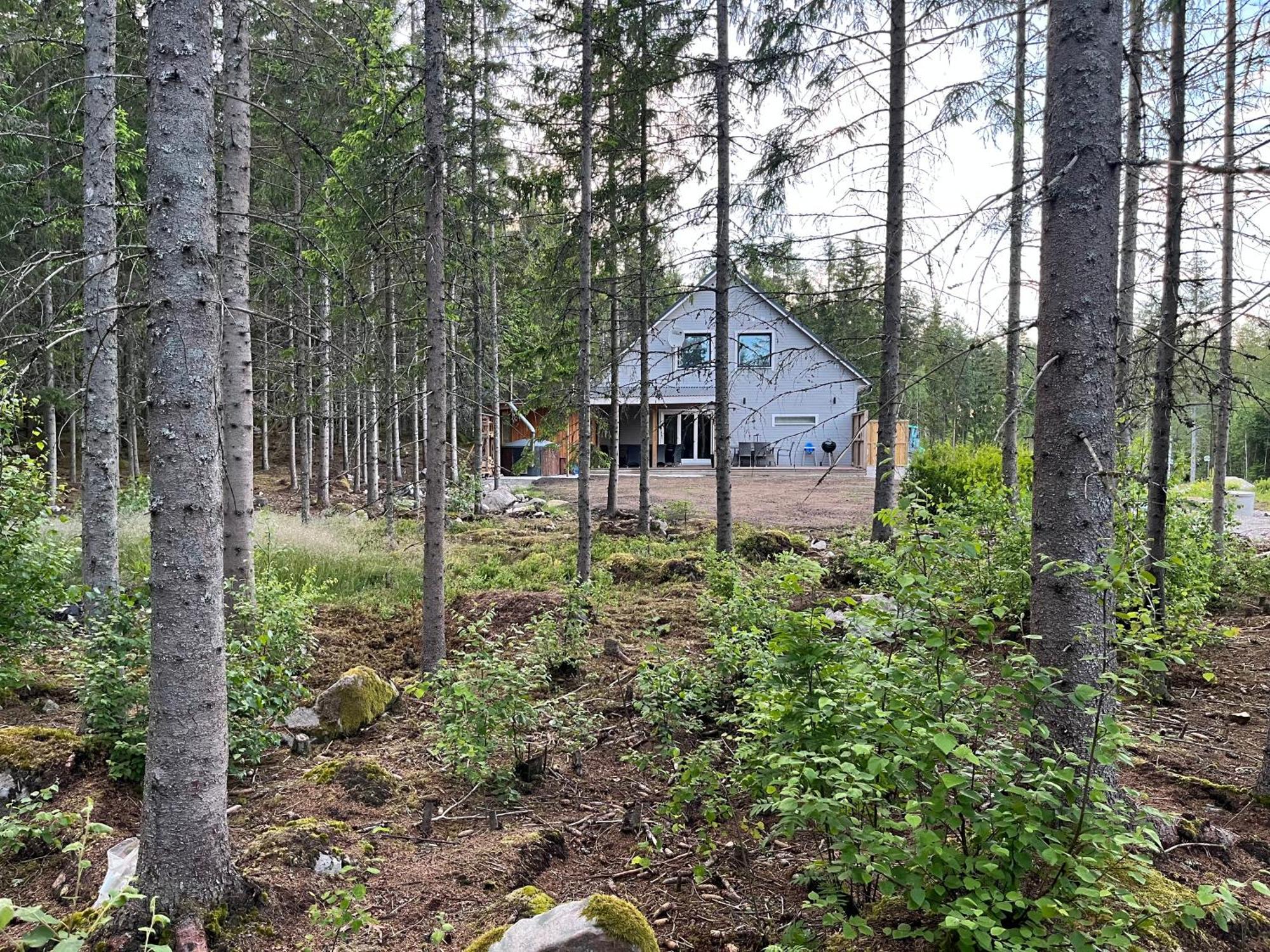 Gaeststuga 100M Fran Sjoen Vislanda Exterior foto